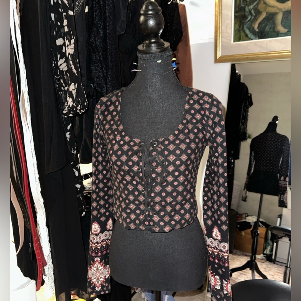 Bohemian long sleeve crop top